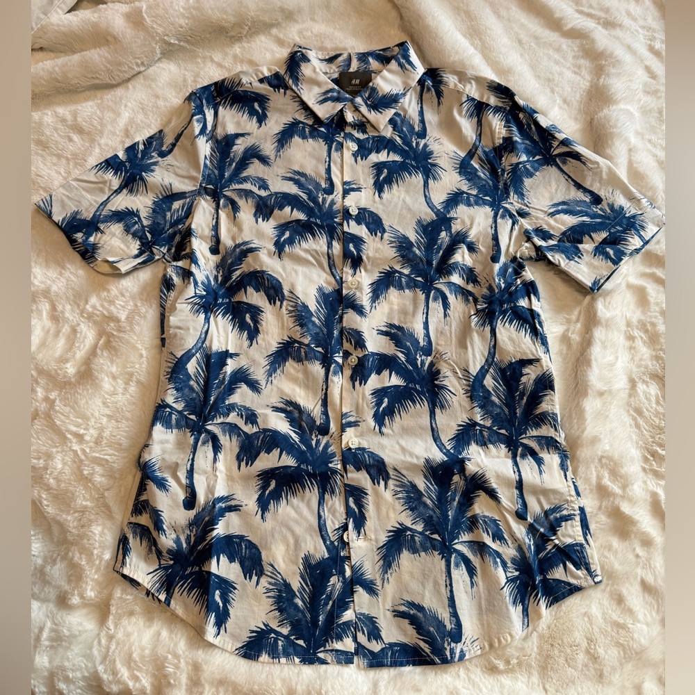 H&M Mens Casual Button Down Short Sleeve Shirt Palm Tree Print